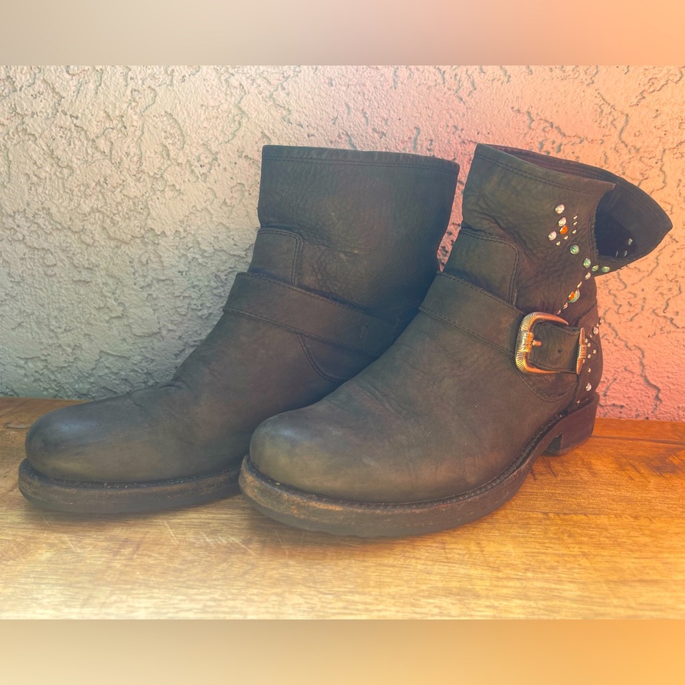 Frye Studded Veronica Boots Women’s Size 7.5 Black Ankle Leather With Buckles
